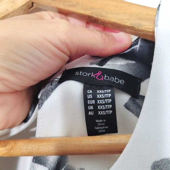 Stork & Babe Rose Floral Sheath Dress Short Sleeve Scoop Maternity Stretch XXS - Picture 4 of 9